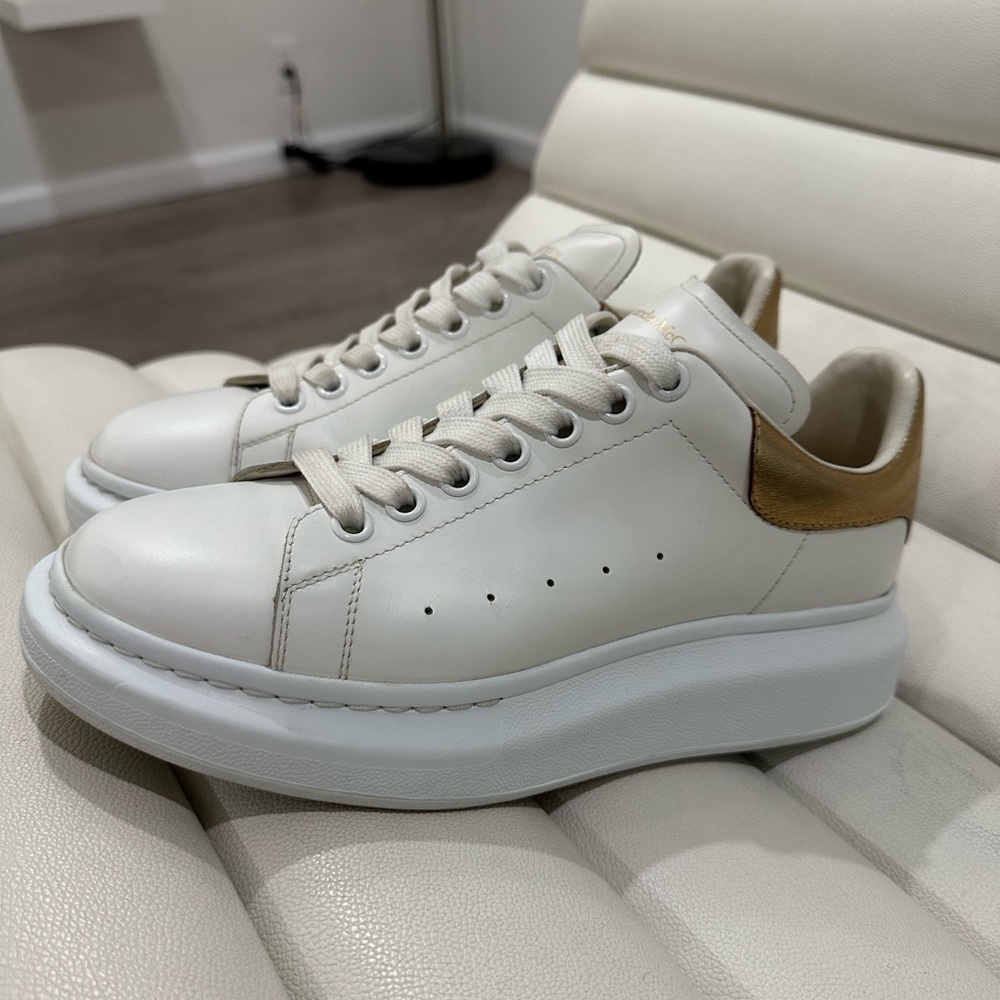 Alexander McQueen White and Gold Sneakers for men US8 (EU41)